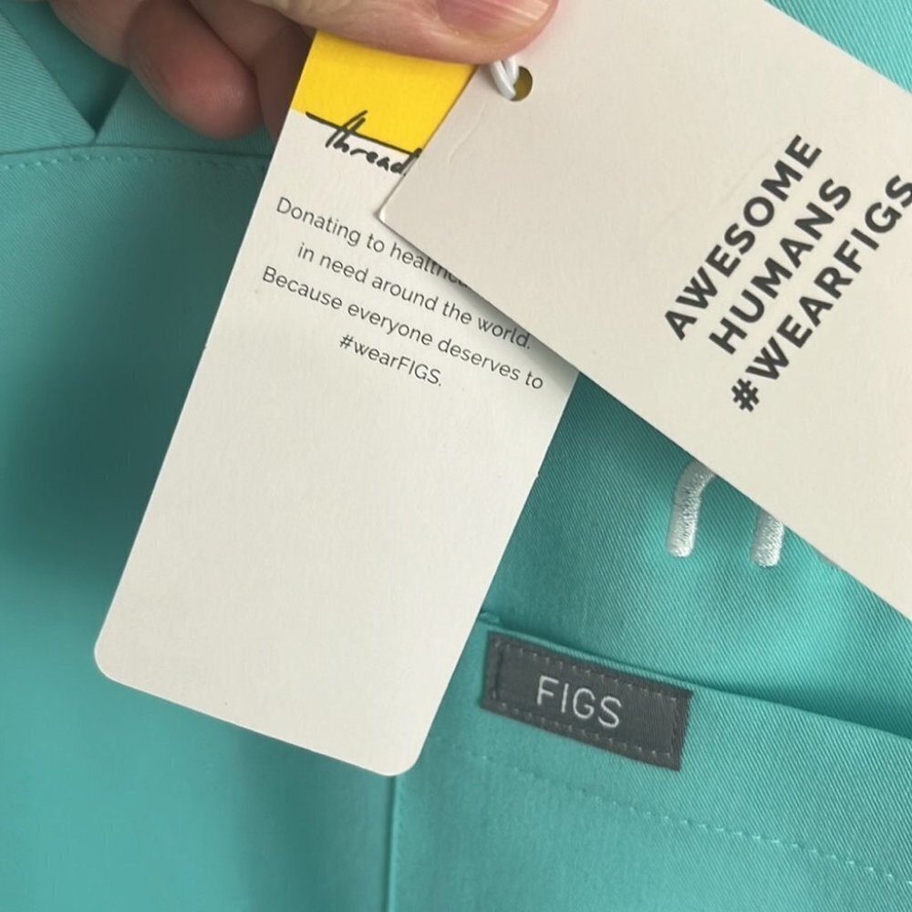 Figs Numi Technical Collection Aqua Three  Pockets Scrub Top - Picture 4 of 9